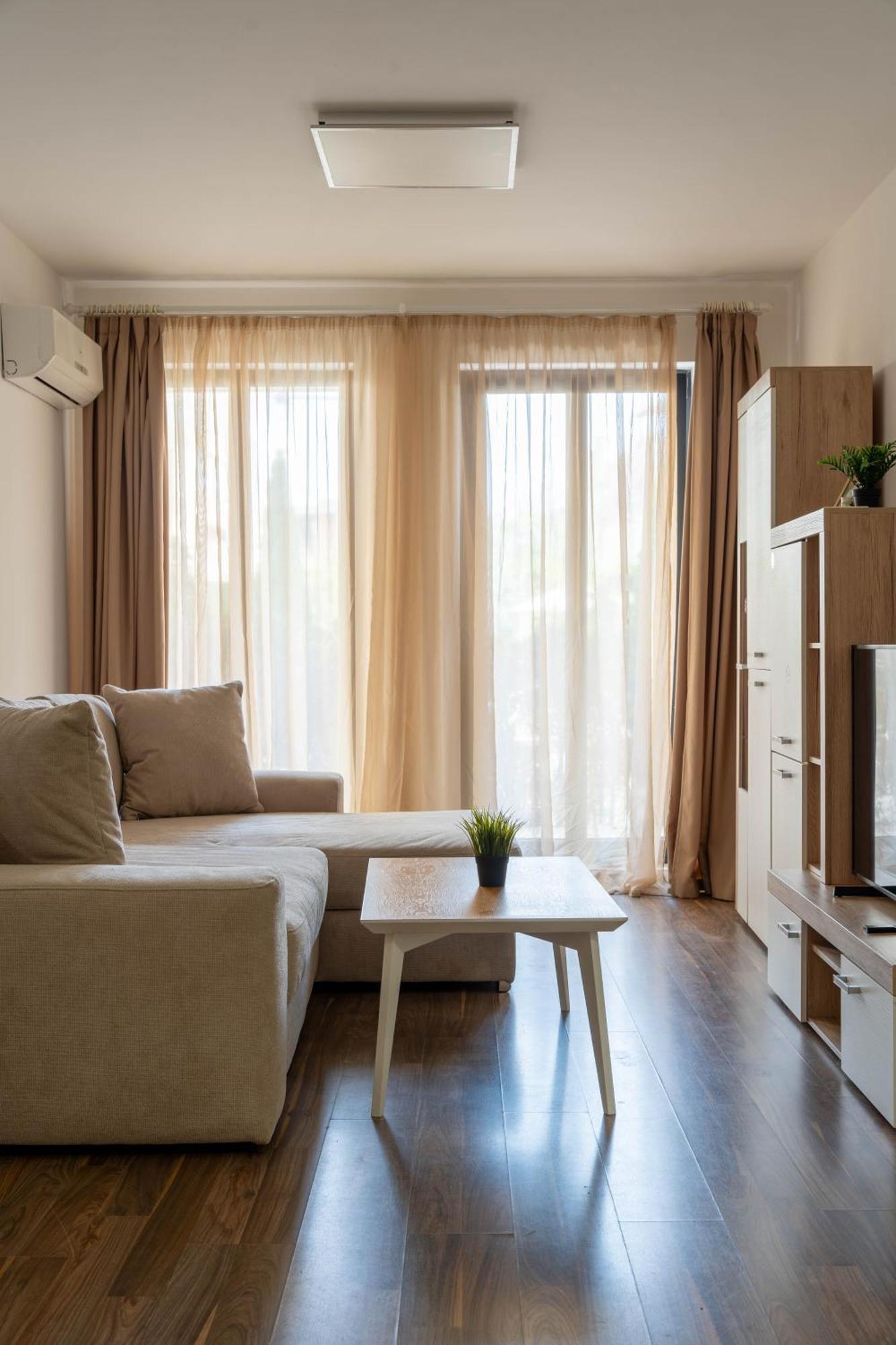 וארנה Apartment In Evargreen Complex With Terrace מראה חיצוני תמונה